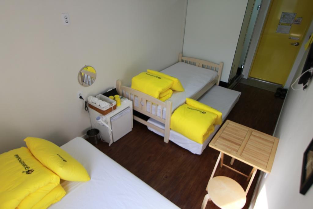 24 Guesthouse Myeongdong Town Seoul Værelse billede